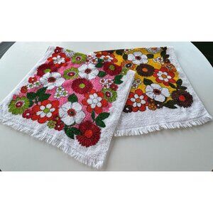 Vintage 70s towel, choice between pink/red or orange/brown daisies
